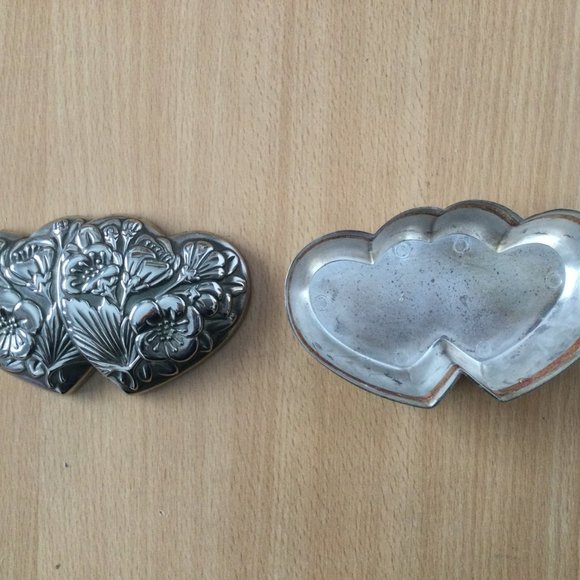 Vintage 1994 International silver company silver plated trinket jewelry box - Picture 2 of 3